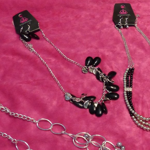 5 Paparazzi Silver Necklaces - Picture 3 of 6